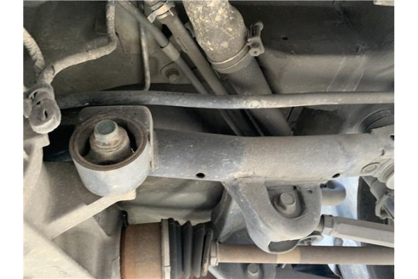 Recambio de barra estabilizadora trasero para hyundai tucson (jm) 2.0 crdi referencia OEM IAM 555102E+105  