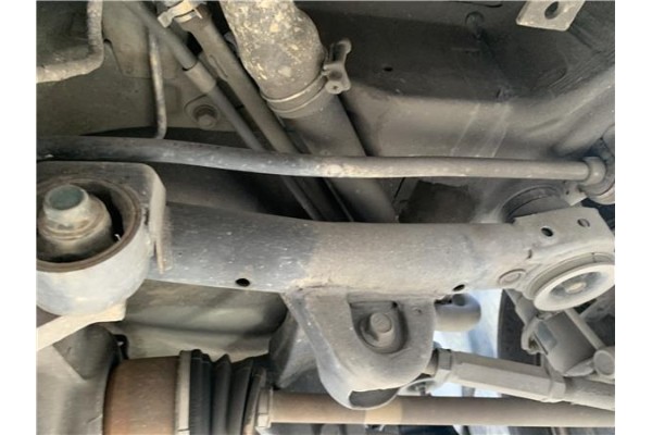 Recambio de barra estabilizadora trasero para hyundai tucson (jm) 2.0 crdi referencia OEM IAM 555102E+105  