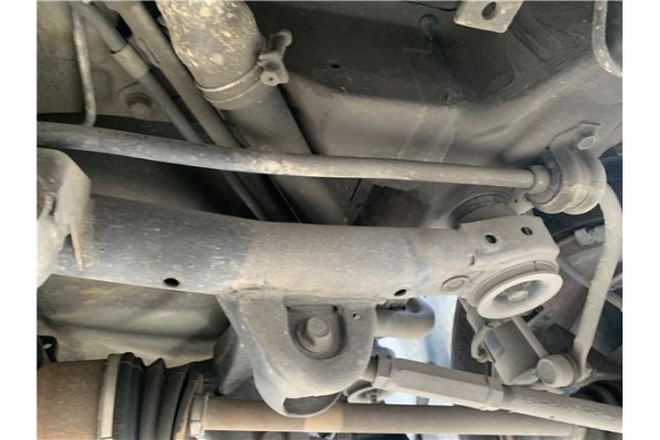 Recambio de barra estabilizadora trasero para hyundai tucson (jm) 2.0 crdi referencia OEM IAM 555102E+105  