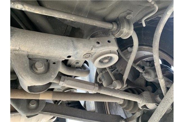 Recambio de barra estabilizadora trasero para hyundai tucson (jm) 2.0 crdi referencia OEM IAM 555102E+105  