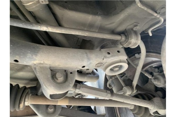 Recambio de barra estabilizadora trasero para hyundai tucson (jm) 2.0 crdi referencia OEM IAM 555102E+105  