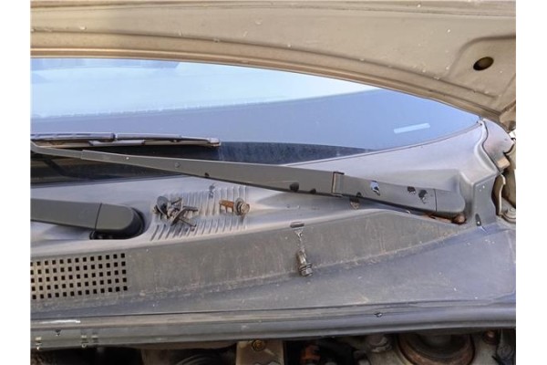 Recambio de brazo limpiaparabrisas delantero izquierdo para hyundai tucson (jm) 2.0 crdi referencia OEM IAM 9831120  