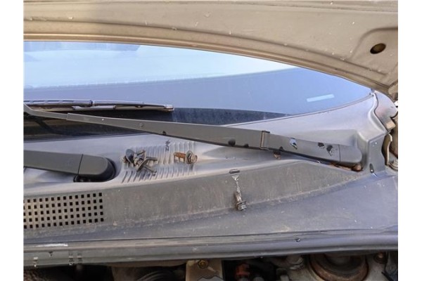 Recambio de brazo limpiaparabrisas delantero izquierdo para hyundai tucson (jm) 2.0 crdi referencia OEM IAM 9831120  