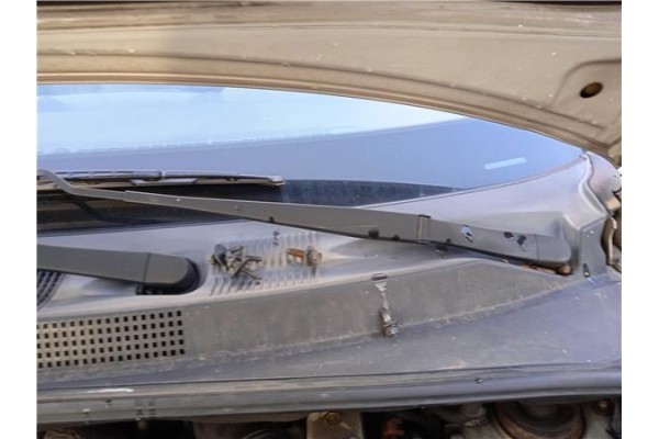 Recambio de brazo limpiaparabrisas delantero izquierdo para hyundai tucson (jm) 2.0 crdi referencia OEM IAM 9831120  