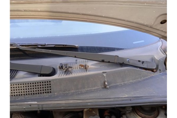 Recambio de brazo limpiaparabrisas delantero izquierdo para hyundai tucson (jm) 2.0 crdi referencia OEM IAM 9831120  
