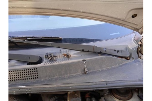 Recambio de brazo limpiaparabrisas delantero izquierdo para hyundai tucson (jm) 2.0 crdi referencia OEM IAM 9831120  