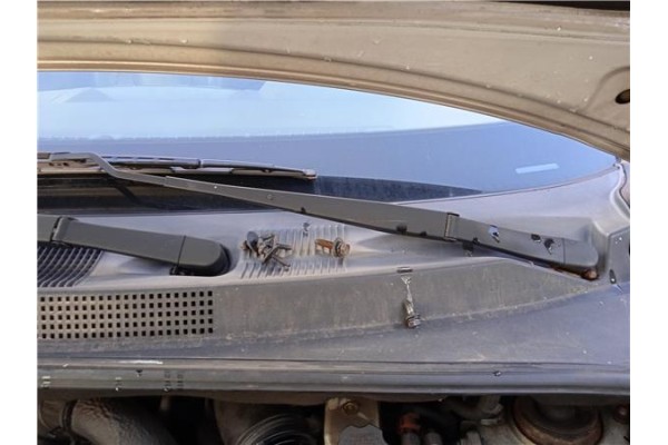Recambio de brazo limpiaparabrisas delantero izquierdo para hyundai tucson (jm) 2.0 crdi referencia OEM IAM 9831120  