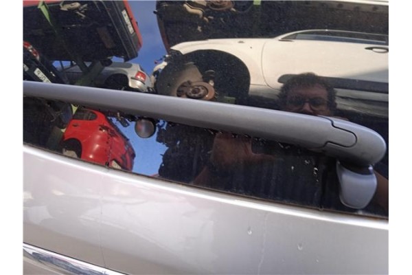 Recambio de brazo limpiaparabrisas trasero para hyundai tucson (jm) 2.0 crdi referencia OEM IAM 988112 988112E500 