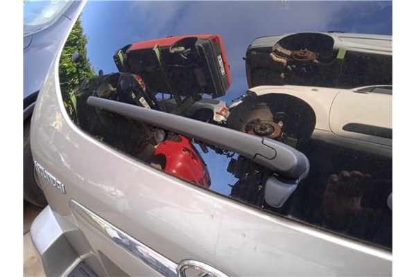 Recambio de brazo limpiaparabrisas trasero para hyundai tucson (jm) 2.0 crdi referencia OEM IAM 988112 988112E500 