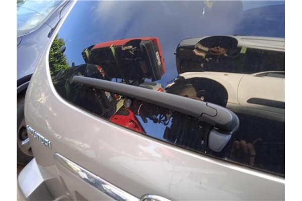 Recambio de brazo limpiaparabrisas trasero para hyundai tucson (jm) 2.0 crdi referencia OEM IAM 988112 988112E500 