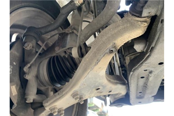 Recambio de brazo suspension delantero izquierdo para hyundai tucson (jm) 2.0 crdi referencia OEM IAM 545002E+115 5,45E+16 