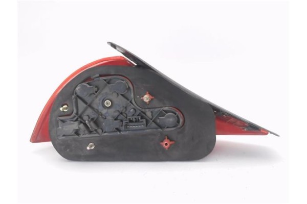 Recambio de piloto trasero derecho para lancia y 1.1 elefantino referencia OEM IAM 46777339  