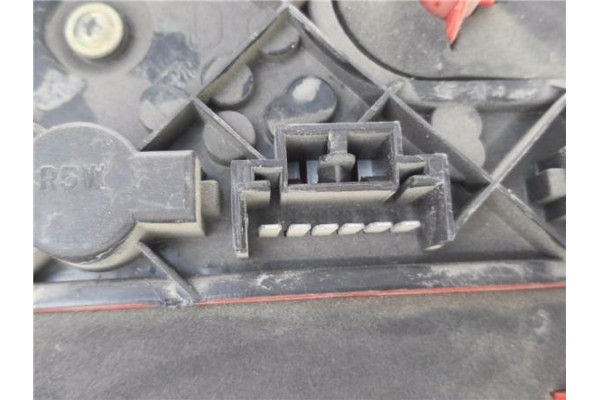 Recambio de piloto trasero derecho para lancia y 1.1 elefantino referencia OEM IAM 46777339  