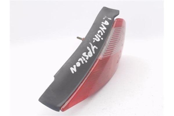 Recambio de piloto trasero derecho para lancia y 1.1 elefantino referencia OEM IAM 46777339  