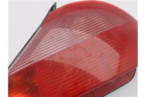 Recambio de piloto trasero derecho para lancia y 1.1 elefantino referencia OEM IAM 46777339  