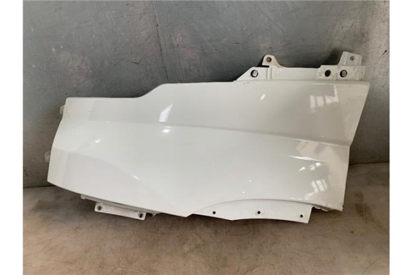 Recambio de aleta delantero izquierda para iveco daily chasis 2.3 referencia OEM IAM 5801513992 5802382341 