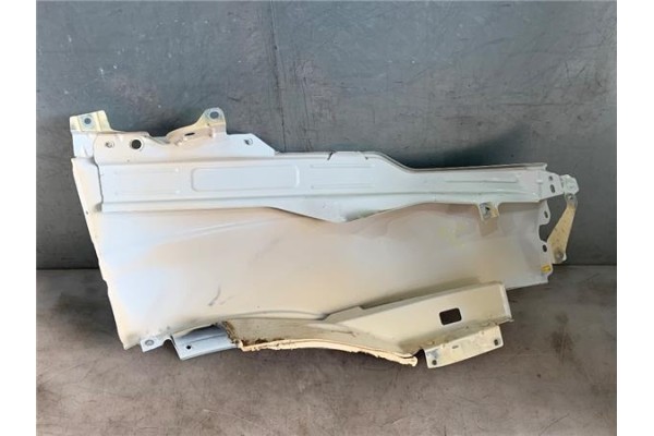 Recambio de aleta delantero izquierda para iveco daily chasis 2.3 referencia OEM IAM 5801513992 5802382341 