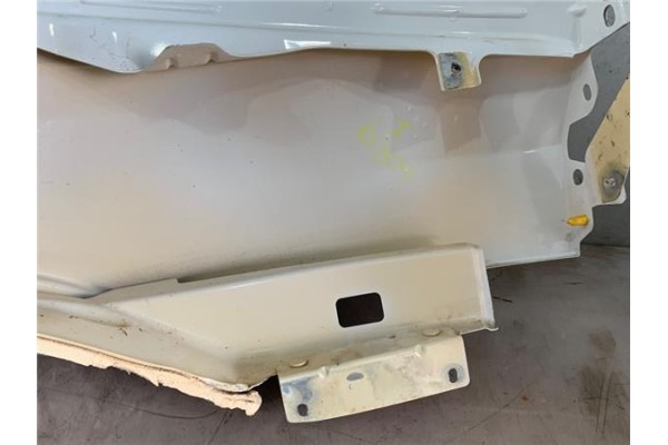 Recambio de aleta delantero izquierda para iveco daily chasis 2.3 referencia OEM IAM 5801513992 5802382341 