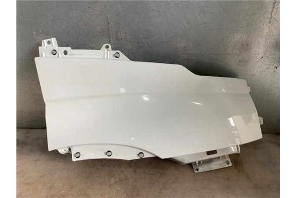 Recambio de aleta delantero derecha para iveco daily chasis 2.3 referencia OEM IAM 5801513999 5802382340 