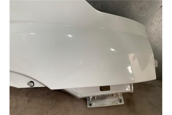 Recambio de aleta delantero derecha para iveco daily chasis 2.3 referencia OEM IAM 5801513999 5802382340 