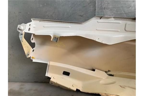 Recambio de aleta delantero derecha para iveco daily chasis 2.3 referencia OEM IAM 5801513999 5802382340 