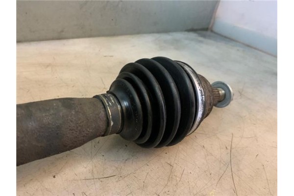 Recambio de palier delantero derecho para mercedes-benz clase b (bm 245) 1.7 170 (245.232) referencia OEM IAM A1693604072  