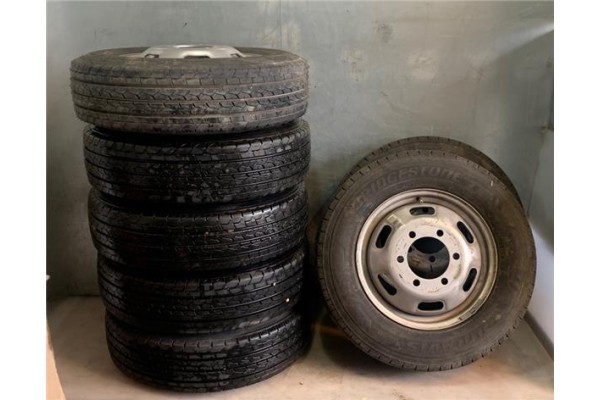 Recambio de juego llantas para iveco daily chasis 2.3 referencia OEM IAM 0S113 504003565 