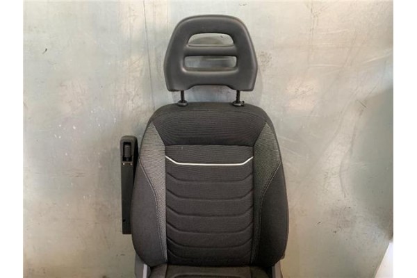 Recambio de asiento delantero izquierdo para iveco daily chasis 2.3 referencia OEM IAM 5802826074  
