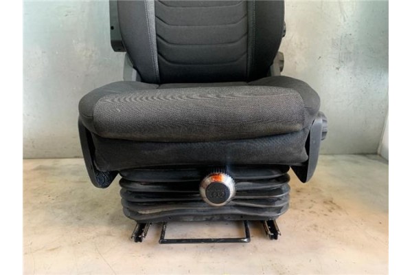 Recambio de asiento delantero izquierdo para iveco daily chasis 2.3 referencia OEM IAM 5802826074  