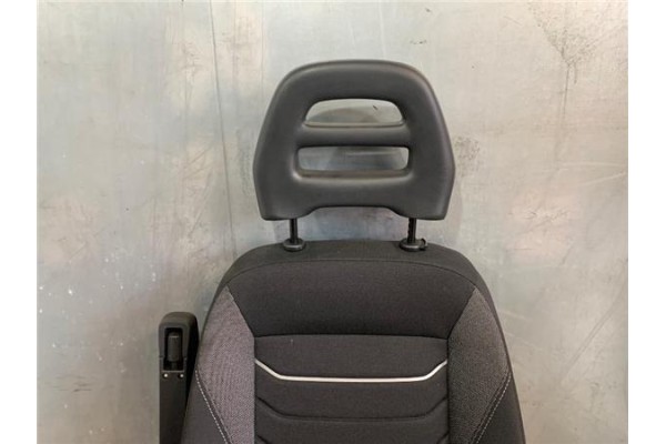 Recambio de asiento delantero izquierdo para iveco daily chasis 2.3 referencia OEM IAM 5802826074  