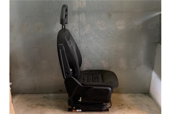 Recambio de asiento delantero izquierdo para iveco daily chasis 2.3 referencia OEM IAM 5802826074  
