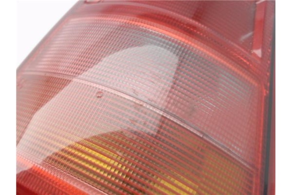 Recambio de piloto trasero derecho para mercedes-benz clase a (bm 168) 1.9 190 (168.032) referencia OEM IAM 1688201064R 33105960