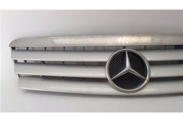 Recambio de rejilla capo para mercedes-benz clase a (bm 168) 1.9 190 (168.032) referencia OEM IAM 1688800083  
