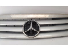 Recambio de rejilla capo para mercedes-benz clase a (bm 168) 1.9 190 (168.032) referencia OEM IAM 1688800083  