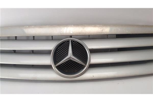 Recambio de rejilla capo para mercedes-benz clase a (bm 168) 1.9 190 (168.032) referencia OEM IAM 1688800083  