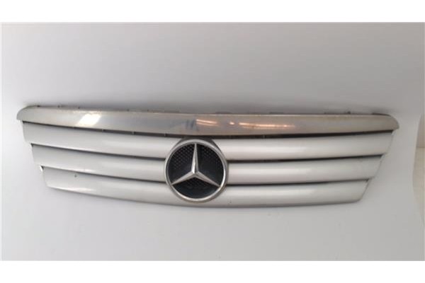 Recambio de rejilla capo para mercedes-benz clase a (bm 168) 1.9 190 (168.032) referencia OEM IAM 1688800083  