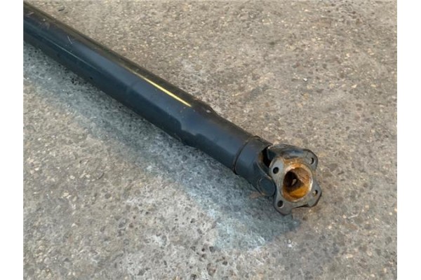 Recambio de cardan trasero para iveco daily chasis 2.3 referencia OEM IAM 5802350568  