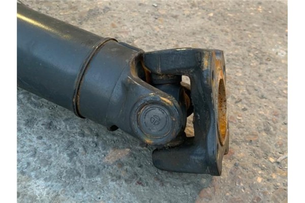 Recambio de cardan trasero para iveco daily chasis 2.3 referencia OEM IAM 5802350568  