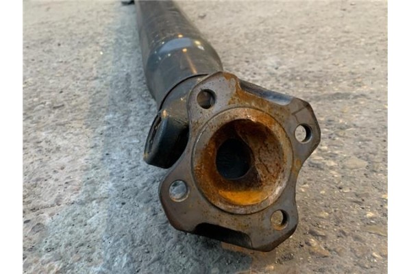 Recambio de cardan trasero para iveco daily chasis 2.3 referencia OEM IAM 5802350568  