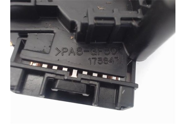 Recambio de mando limpiaparabrisas para toyota yaris (ksp9/scp9/nlp9) 1.4 d-4d referencia OEM IAM 173647  