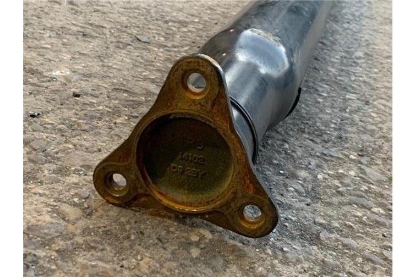 Recambio de cardan trasero para iveco daily chasis 2.3 referencia OEM IAM 5802350568  