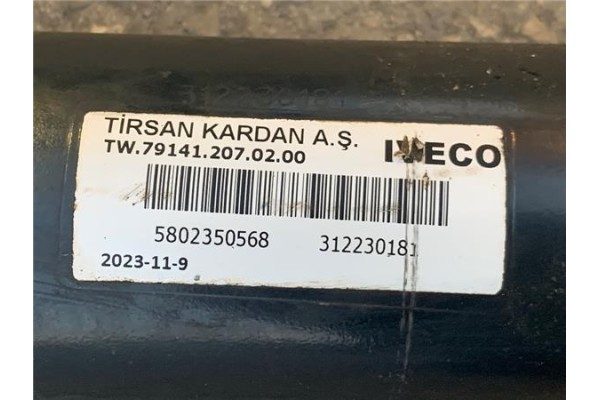 Recambio de cardan trasero para iveco daily chasis 2.3 referencia OEM IAM 5802350568  