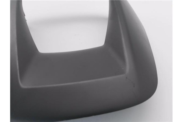 Recambio de embellecedor consola salpicadero para peugeot 5008 1.6 premium referencia OEM IAM 9685320377  