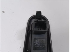 Recambio de mando elevalunas trasero izquierdo para peugeot 5008 1.6 premium referencia OEM IAM 96759764ZD  