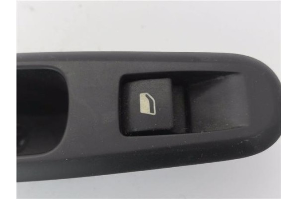 Recambio de mando elevalunas trasero izquierdo para peugeot 5008 1.6 premium referencia OEM IAM 96759764ZD  