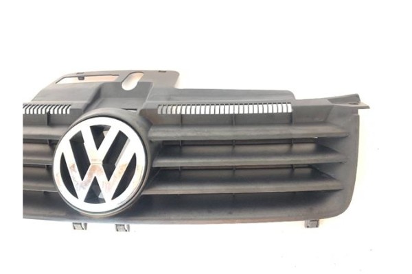 Recambio de rejilla capo para volkswagen polo iv (9n1) 1.9 sdi referencia OEM IAM 6Q853653C  