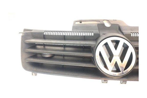 Recambio de rejilla capo para volkswagen polo iv (9n1) 1.9 sdi referencia OEM IAM 6Q853653C  