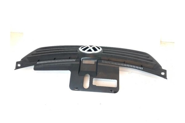 Recambio de rejilla capo para volkswagen polo iv (9n1) 1.9 sdi referencia OEM IAM 6Q853653C  