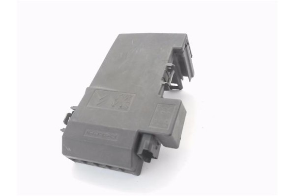 Recambio de caja fusibles/rele para peugeot 5008 1.6 premium referencia OEM IAM 9666527680 97993N02 