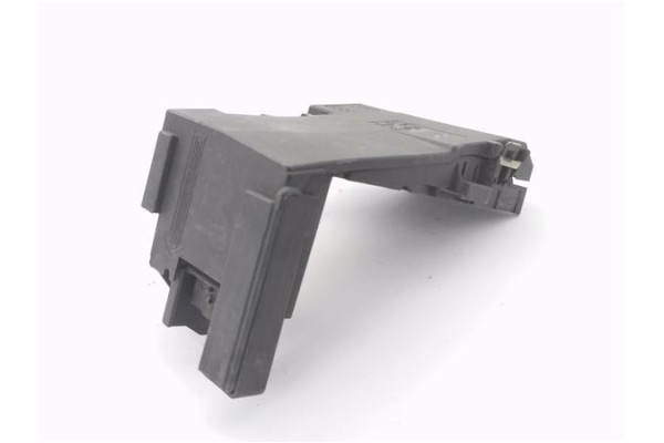 Recambio de caja fusibles/rele para peugeot 5008 1.6 premium referencia OEM IAM 9666527680 97993N02 